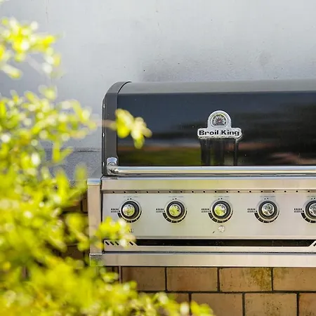 فيلة Hidden Gem Near Center- Garden, Outdoor Kitchen, Sauna